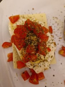 Mehr über den Artikel erfahren Strammer Max mit Vollkornbrot, Käse und Tomaten